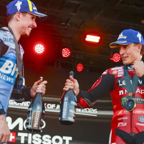 Victoria dominante de Marc y doblete de los hermanos Márquez en el sprint de Aragón