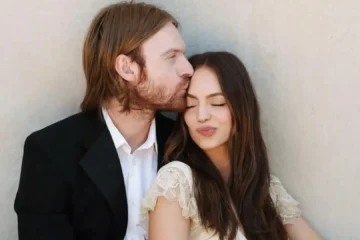 Lluvia de estrellas en la boda del hermano de Billie Ellish, Finneas: de Hayley y Justin Bieber a Nina Dobrev y Emma Chamberlai