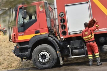 Muere un militar de la UME en un accidente durante la extinción del incendio de Las Peñas de Riglos (Huesca)