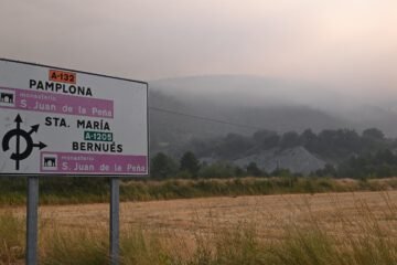 El incendio de Huesca deja 16 municipios evacuados y amenaza San Juan de la Peña: “Si arde, se perdería el símbolo del origen de Aragón”