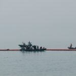 El Gobierno despliega una barrera flotante en la frontera de Ceuta para cumplir la sentencia del Supremo
