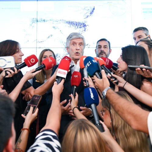 Marlaska envía a Ceuta más policías de Extranjería para acelerar la expulsión de 5.000 migrantes