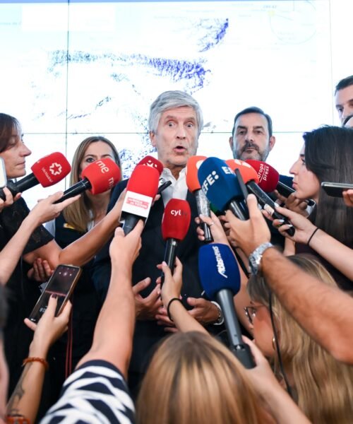 Marlaska envía a Ceuta más policías de Extranjería para acelerar la expulsión de 5.000 migrantes
