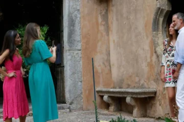Los reyes de España y sus hijas, vacaciones privadas en Grecia