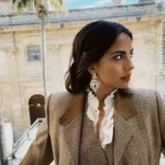 Lola Orellana, hija de Rosario Flores, comparte orgullosa una fotografía junto a su bebé: «Reina»