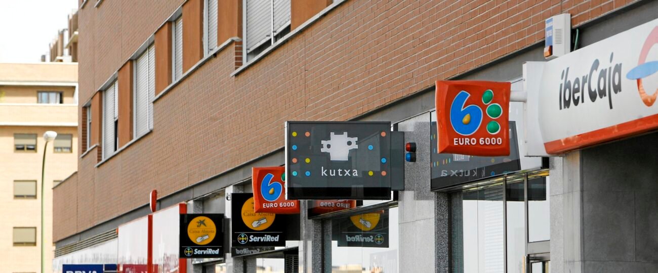El pánico por la IA pone en jaque los planes de la banca española tras rediseñar sus modelos para adaptarse a la nueva tecnología