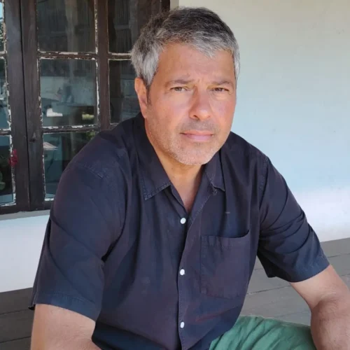 La nueva vida del desconocido hijo de Arturo Fernández tras dejar 25 años como abogado por el flamenco: «¿Qué gano yo…?»