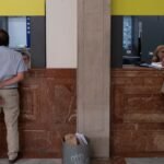 De Indra a Correos y la ‘ley de nietos’: cuatro años del PP y Vox renovando la teoría de la trampa electoral