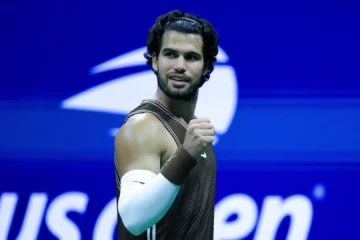Carlos Alcaraz no quiere sorpresas y arrasa a Wu Yibing para meterse en octavos de final del US Open