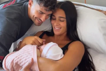 Claudia Martínez muestra su barriga días después de dar a luz a Valentina: «Cero preocupada y sin prisa»
