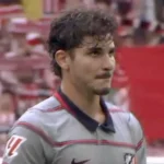 Frío saludo de Julián Álvarez a la afición del Atlético de Madrid desplazada a San Mamés
