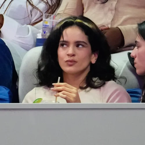 Rosalía y Loli Bahia se dan su primer beso público en el Open de EEUU en Nueva York