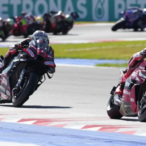 Marc Márquez sentencia su sexta victoria esprint en la primera curva