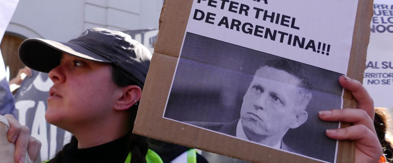 Gandalfs 1 – Peter Thiel 0: protestas para vigilar a los que vigilan