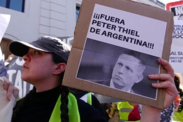 Gandalfs 1 – Peter Thiel 0: protestas para vigilar a los que vigilan