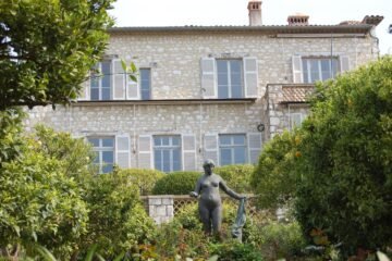 Robados tres cuadros valorados en nueve millones de euros del Museo Renoir en Francia