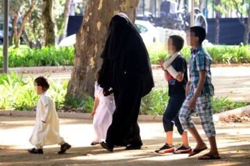El Ayuntamiento de Lleida prohíbe el burka en los espacios públicos