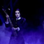 La familia Addams, nueve décadas de amor macabro: “No existe una única manera de ser normal”