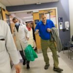 Un hombre sobrevive nueve meses con un riñón de cerdo hasta recibir un trasplante humano con éxito