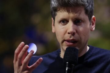 Sam Altman insiste en el peligro de la IA: “El mundo hace bien en tener miedo, pero debe confiar en nosotros”