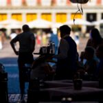 El sector turístico pierde casi una de cada 10 horas de trabajo por el absentismo en el verano