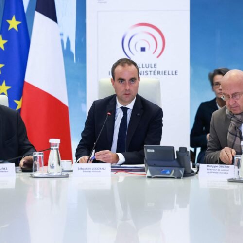Francia hace saltar las alarmas de Europa con los intereses de su deuda los más altos desde 2011