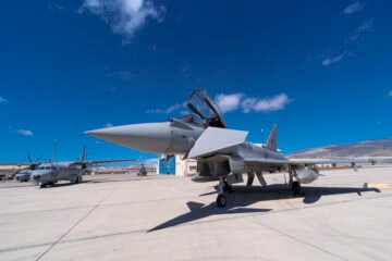 La subida del petróleo deja al Ejército sin proveedores interesados en vender combustible para la aviación en Canarias