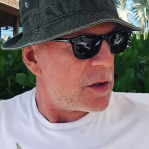 Emma Heming comparte una nueva foto de Bruce Willis: «Estaría orgulloso de saber que está ayudando a otras familias»