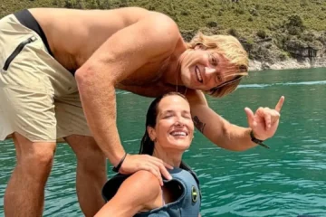 Macarena, hija de Emilio Aragón, y Fran Utrera anuncian que se casan con una romántica pedida de mano en la playa