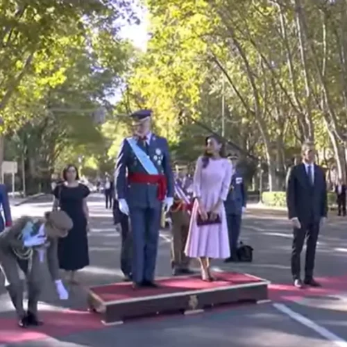 La anécdota de la princesa Leonor con el Toisón de Oro a su llegada al desfile militar del 12 de octubre