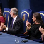 Leonor desvela en los Princesa de Asturias el día que su hermana fue al cine por primera vez: «Está en el regazo de mi madre…»
