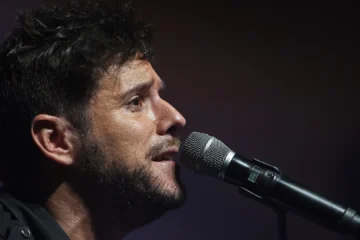Pablo López rompe su silencio sobre su paternidad con Laura Rubio: «Ojalá ser un buen padre»