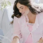 La ‘influencer’ Ale Segura cumple su sueño de ser madre tras un duro proceso de fecundación in vitro: «Nuestro gran amor»