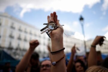 De Ceuta a Sol: a quién favorece y perjudica el cambio de asunto político estrella
