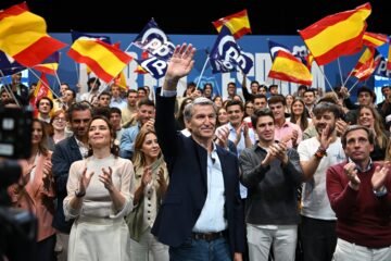 Feijóo toca a rebato y pide a los barones “movilización máxima”