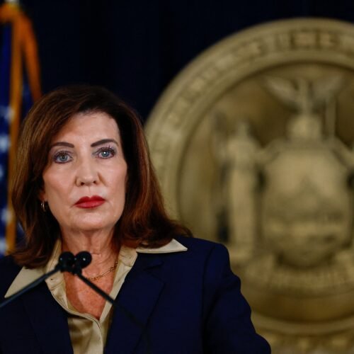 Kathy Hochul critica el manejo del caso de Cornell: “En qué mundo la policía no eleva” una denuncia de violación a la fiscalía